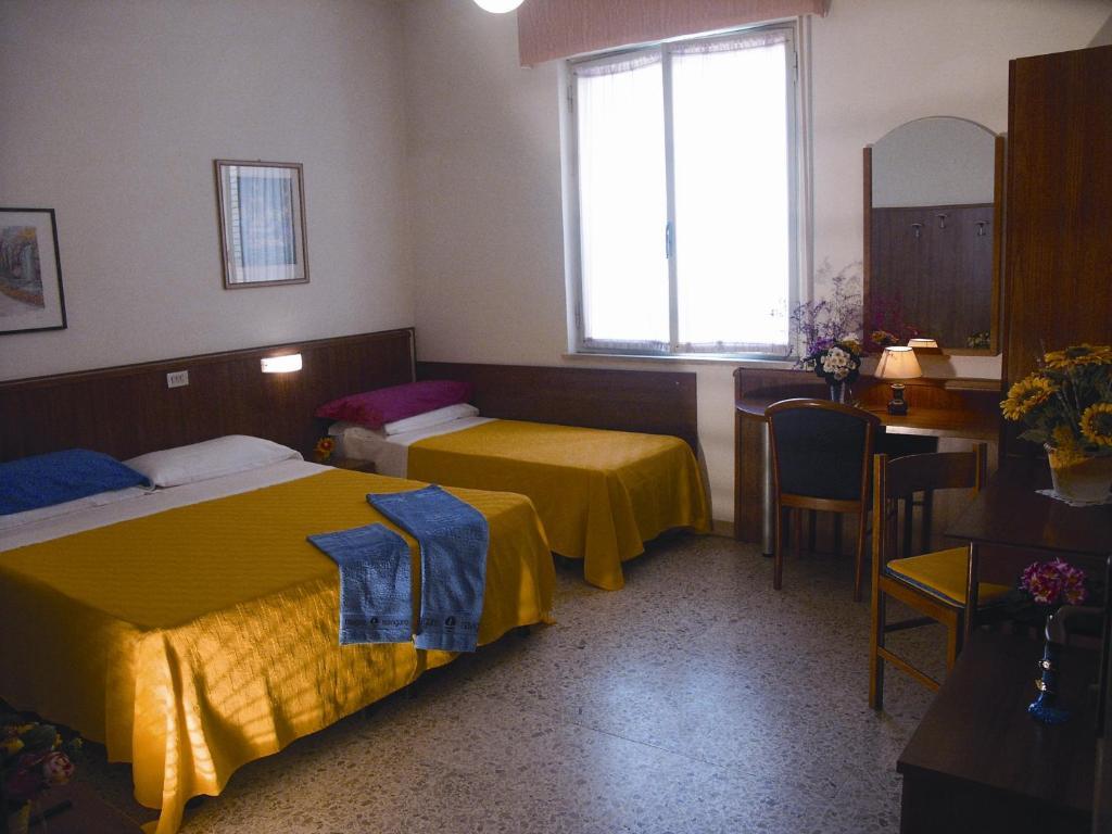 Hotel Bologna サン・ベネデット・デル・トロント 部屋 写真